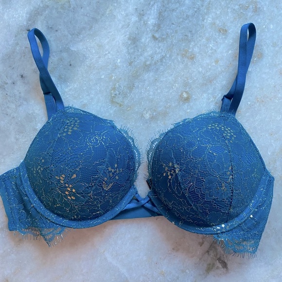 New Victoria Secret Bombshell bra 34B & push up bra! - Picture 3 of 6